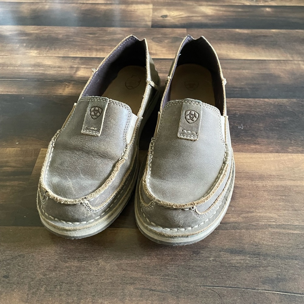 Ariat cruisers